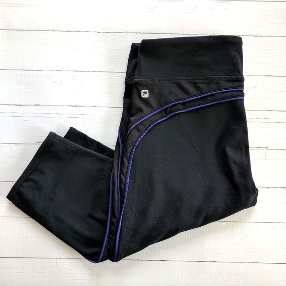 Fabletics Polar Crop Black/Vixen Small - Picture 4 of 6